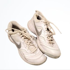 Nike White Grey Trendy Athletic Cross Trainers Sneakers Shoes Leather Size 9